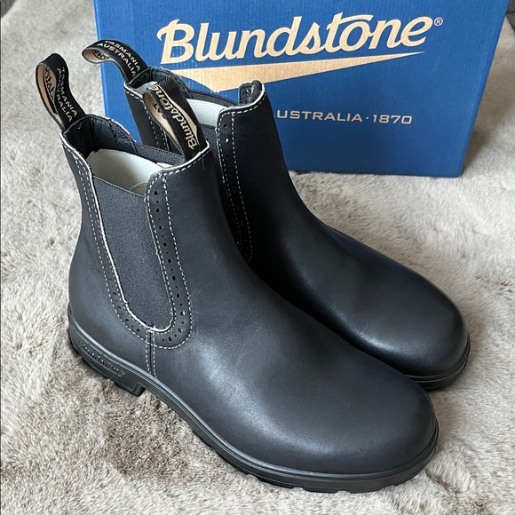 Blundstone Shoes - Blundstone unisex 1448 Pull on Leather Boots / Elastic sided boot